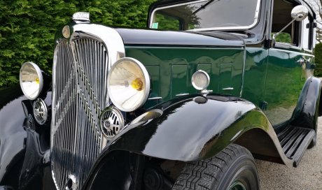 Rénovation et restauration de la carrosserie d'une Citroen Rosalie de 1932 à Vienne