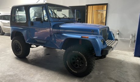 entretien complet d'une voiture jeep wrangler renegade  4L  de 1992 a Chatonnay