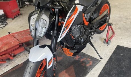 L'atelier Riders Spirit votre garagiste a récemment réalisé la revision d'une Moto KTM DUKE à chatonnay.