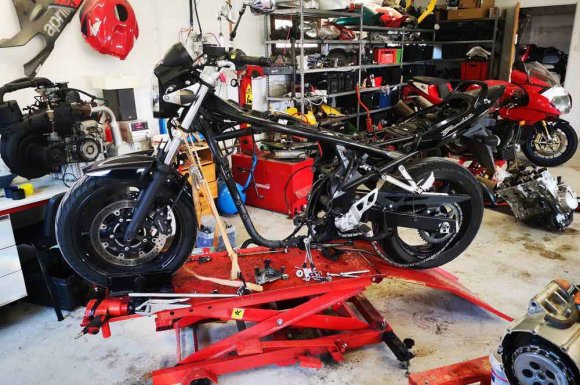 Remise en route moto après longue immobilisation - Châtonnay - L'atelier Riders Spirit