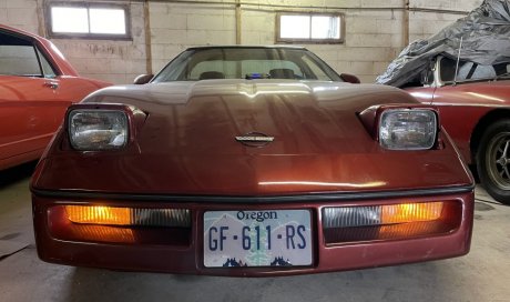 remise en etat mécanisme lève phare sur une voiture Chevrolet Corvette C4 de 1986 