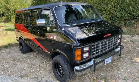 dodge van ram shorty B150 1984