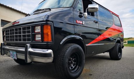 restauration d'un Van US dodge RAM VAN B150 de 1983 à Chatonnay