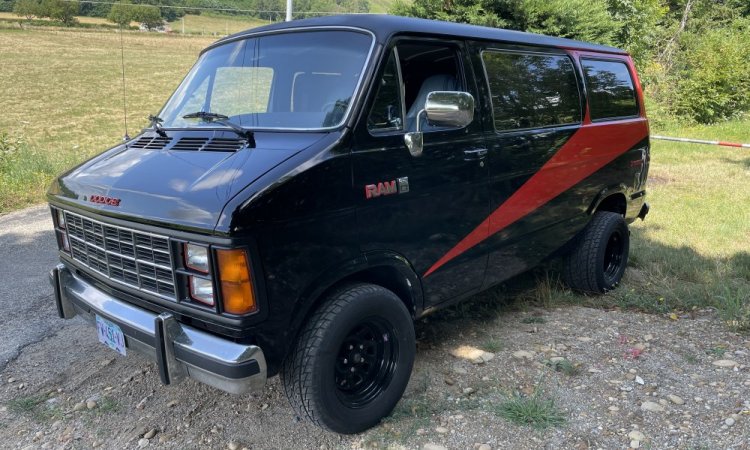 dodge van ram shorty B150 1984