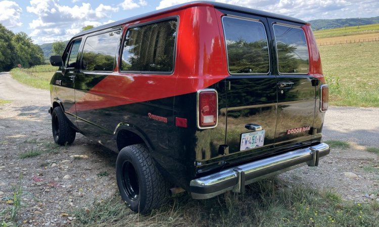 dodge van ram shorty B150 1984